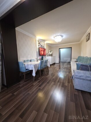 3 otaqlı Köhnə tikili, Bakıxanov q., Bakı