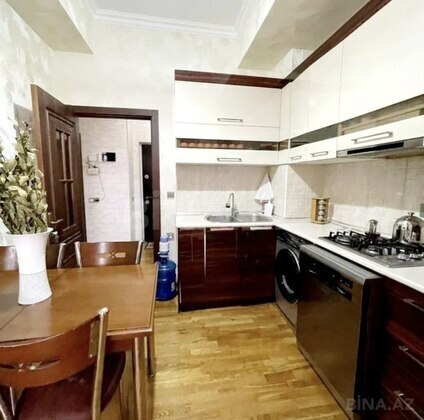 3 otaqlı Yeni tikili, Qara Qarayev m., Bakı
