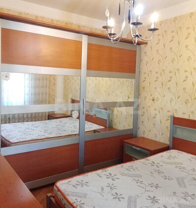 4 otaqlı Köhnə tikili, İnşaatçılar m., Bakı