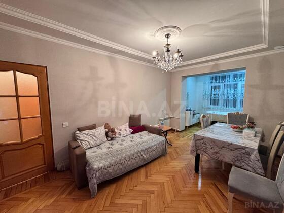 3 otaqlı Köhnə tikili, Azadlıq Prospekti m., Bakı