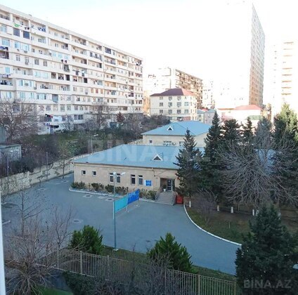 4 otaqlı Köhnə tikili, İnşaatçılar m., Bakı