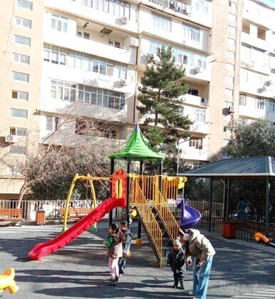 4 otaqlı Köhnə tikili, İnşaatçılar m., Bakı