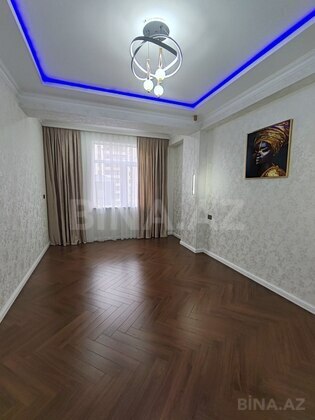 3 otaqlı Yeni tikili, Xırdalan