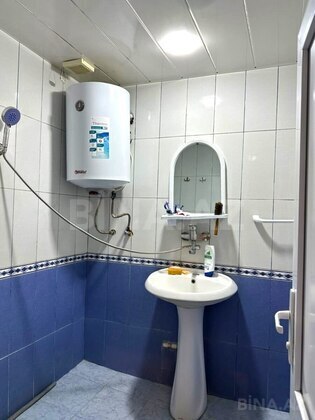 3 otaqlı Köhnə tikili, Bakıxanov q., Bakı