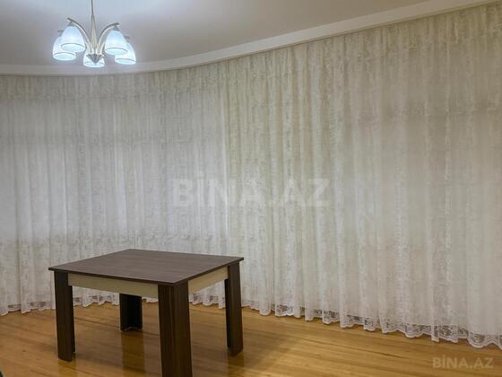 3 otaqlı Yeni tikili, Xırdalan