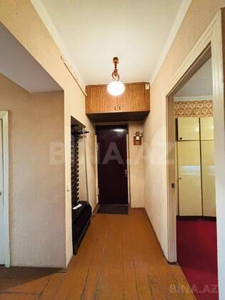 3 otaqlı Köhnə tikili, Bakıxanov q., Bakı