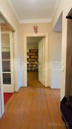 3 otaqlı Köhnə tikili, Bakıxanov q., Bakı