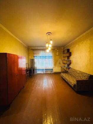 3 otaqlı Köhnə tikili, Bakıxanov q., Bakı