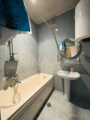 3 otaqlı Köhnə tikili, Bakıxanov q., Bakı