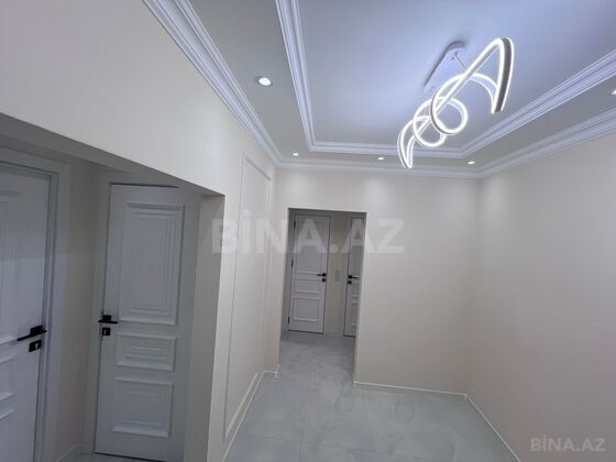 4 otaqlı Köhnə tikili, Neftçilər m., Bakı