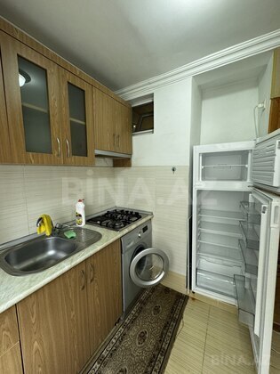 1 otaqlı Köhnə tikili, İnşaatçılar m., Bakı