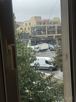 1 otaqlı Köhnə tikili, İnşaatçılar m., Bakı
