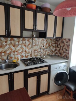 2 otaqlı Köhnə tikili, Şah İsmayıl Xətai m., Bakı