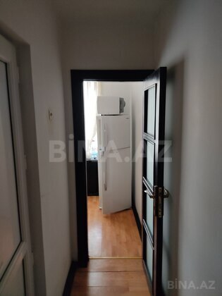 2 otaqlı Köhnə tikili, Şah İsmayıl Xətai m., Bakı