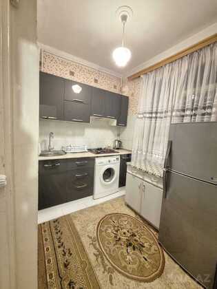 2 otaqlı Köhnə tikili, Memar Əcəmi m., Bakı