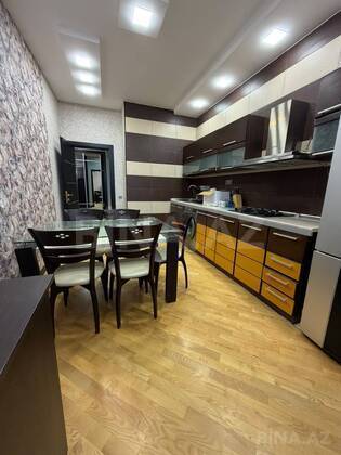 3 otaqlı Yeni tikili, 8 Noyabr m., Bakı