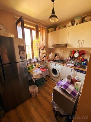 1 otaqlı Köhnə tikili, Qara Qarayev m., Bakı