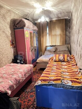 3 otaqlı Köhnə tikili, Memar Əcəmi m., Bakı