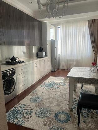 3 otaqlı Yeni tikili, Şah İsmayıl Xətai m., Bakı