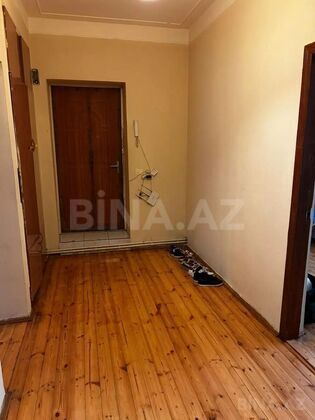 3 otaqlı Köhnə tikili, Elmlər Akademiyası m., Bakı