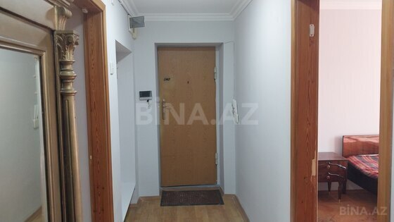 3 otaqlı Köhnə tikili, Nizami m., Bakı