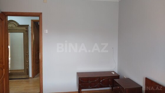 3 otaqlı Köhnə tikili, Nizami m., Bakı