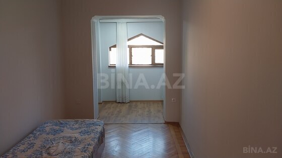 3 otaqlı Köhnə tikili, Nizami m., Bakı