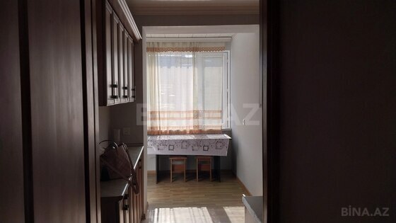 3 otaqlı Köhnə tikili, Nizami m., Bakı