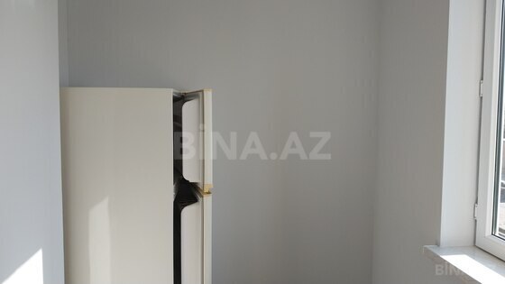 3 otaqlı Köhnə tikili, Nizami m., Bakı