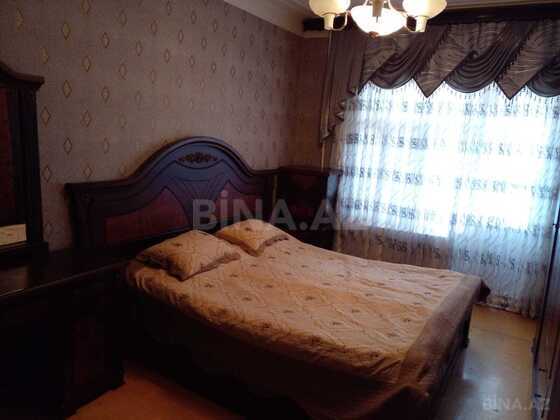 3 otaqlı Köhnə tikili, Xalqlar Dostluğu m., Bakı