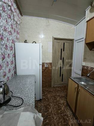 2 otaqlı Köhnə tikili, Memar Əcəmi m., Bakı