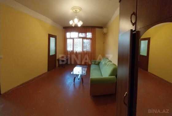 2 otaqlı Köhnə tikili, Memar Əcəmi m., Bakı