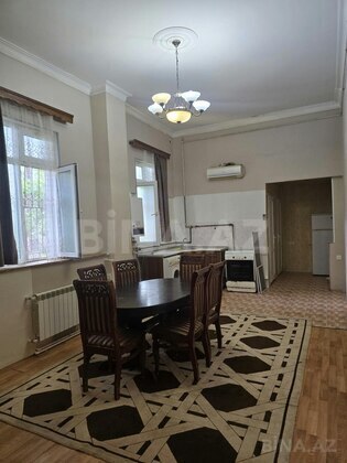 3 otaqlı Köhnə tikili, Yasamal r., Bakı