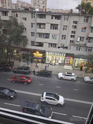2 otaqlı Köhnə tikili, Elmlər Akademiyası m., Bakı