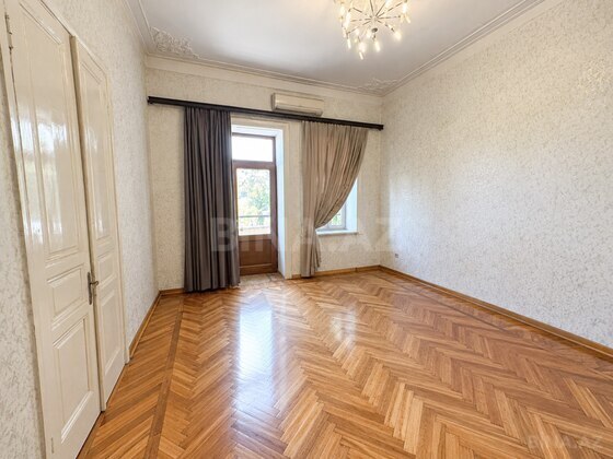 3 otaqlı Köhnə tikili, 28 May m., Bakı