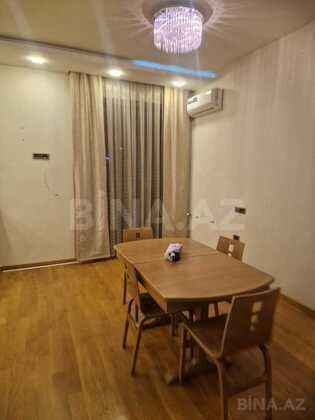 3 otaqlı Yeni tikili, Xırdalan