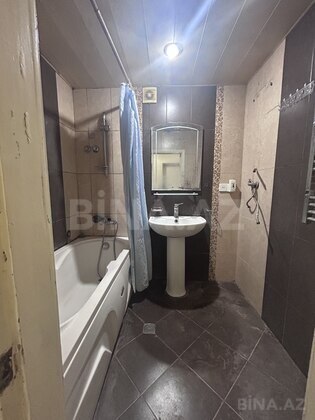 3 otaqlı Köhnə tikili, Elmlər Akademiyası m., Bakı