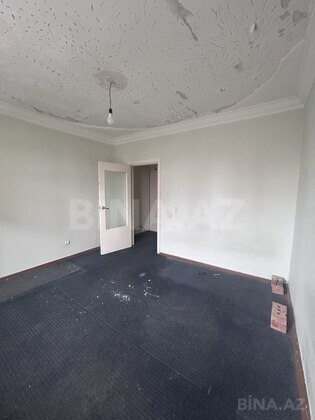 3 otaqlı Köhnə tikili, Elmlər Akademiyası m., Bakı
