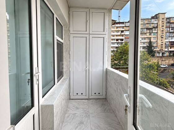 3 otaqlı Köhnə tikili, Həzi Aslanov m., Bakı