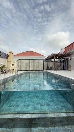 5 otaqlı Həyət evi/Bağ evi, Mərdəkan q., Bakı