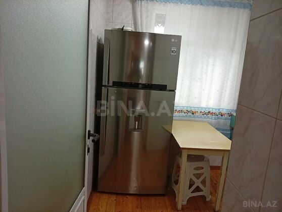 3 otaqlı Köhnə tikili, Xalqlar Dostluğu m., Bakı