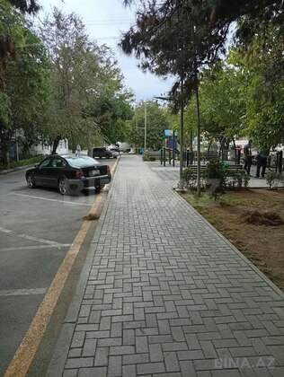 3 otaqlı Köhnə tikili, Xalqlar Dostluğu m., Bakı