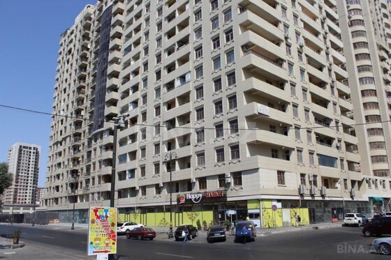 4 otaqlı Yeni tikili, Şah İsmayıl Xətai m., Bakı