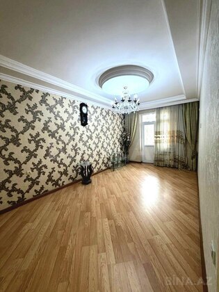 3 otaqlı Köhnə tikili, Həzi Aslanov m., Bakı