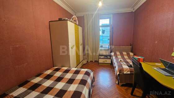 3 otaqlı Köhnə tikili, Elmlər Akademiyası m., Bakı