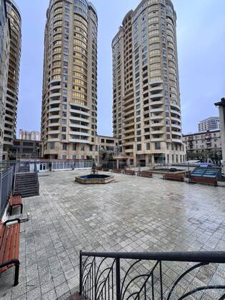 6 otaqlı Yeni tikili, Nizami m., Bakı