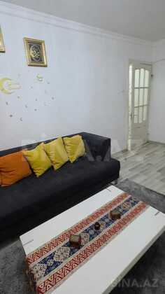 3 otaqlı Köhnə tikili, Xalqlar Dostluğu m., Bakı