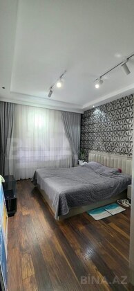 4 otaqlı Köhnə tikili, Bakıxanov q., Bakı