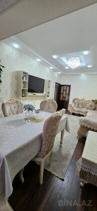 4 otaqlı Köhnə tikili, Bakıxanov q., Bakı