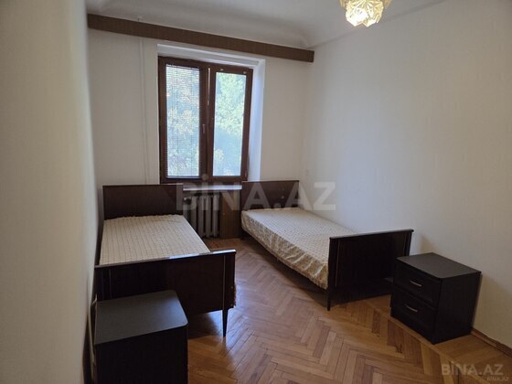 4 otaqlı Köhnə tikili, Elmlər Akademiyası m., Bakı